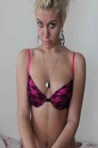Lina, 23 Jahre